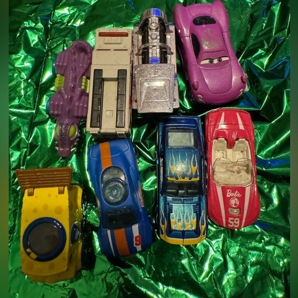 Hot wheels cars lot SpongeBob, Barbie, locomotion, dragon car, rescue, hazard tr